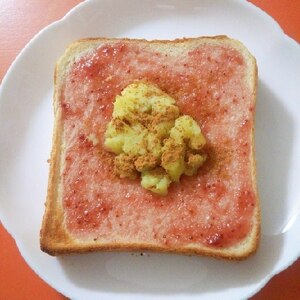 苺ジャムとさつま芋とシナモンシュガーのトースト